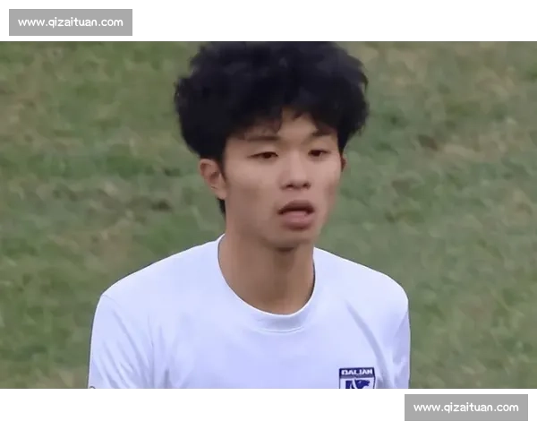 杨一鸣百场里程碑！深圳铁卫书写家乡足球传奇