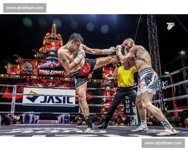 萨曼柴双连踢爆头终结！这腿法堪称泰拳暴力美学范本